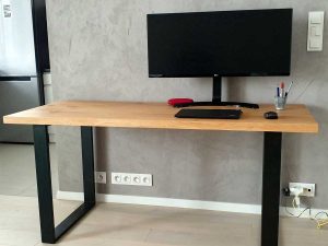 Arbietstisch für HomeOffice, Eiche Natur mit Baumkante und Metall Kufen