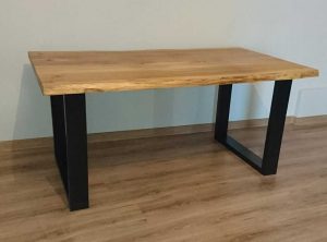 Tisch aus Eiche, Massiv