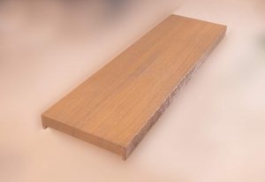 Stufe gebürstet 5 cm aus Eiche A-Qualität